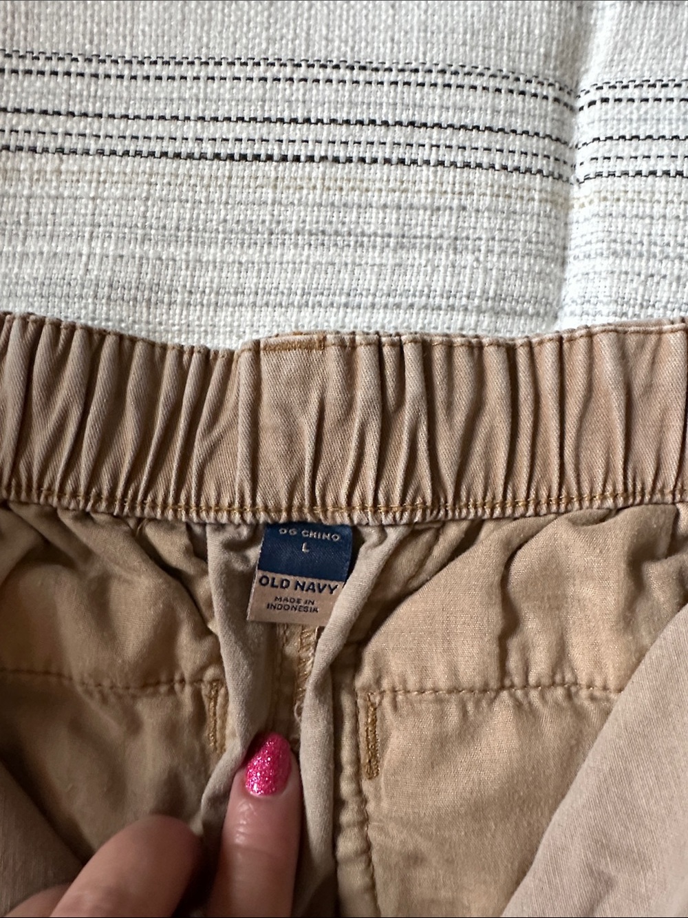 Old Navy..Set of 4 Casual Elastic-Waist Shorts in Black, Navy, Gray, and Khaki - Picture 11 of 14